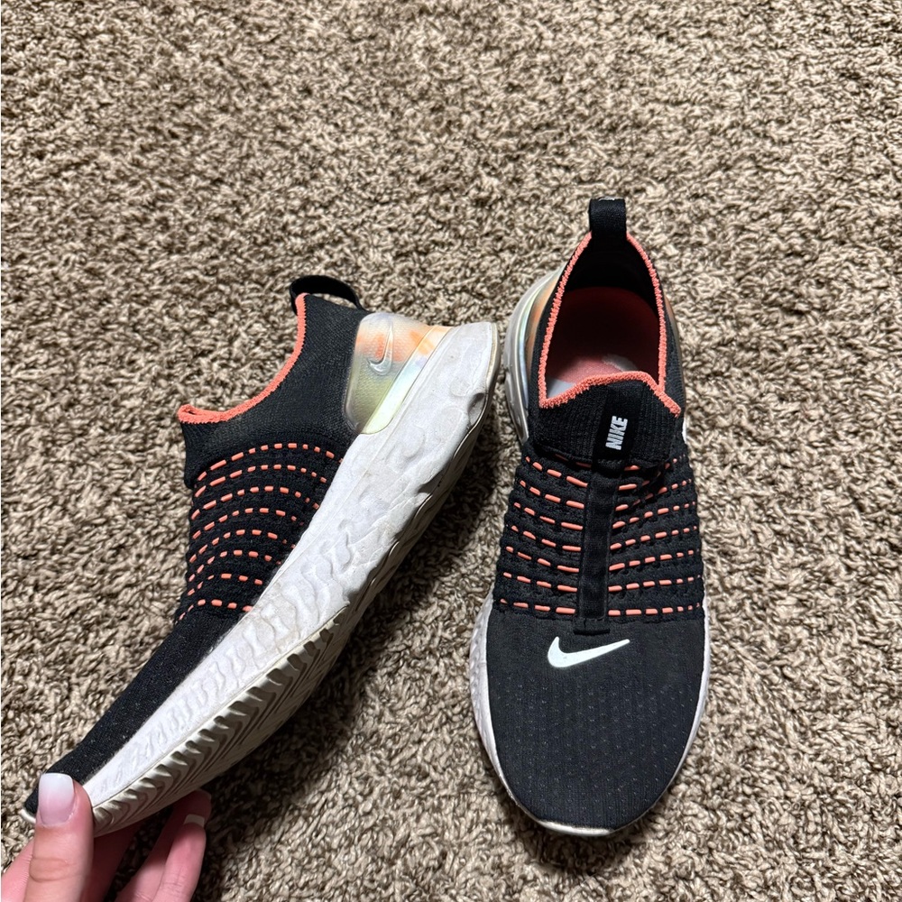 Nike Women's phantom shoes